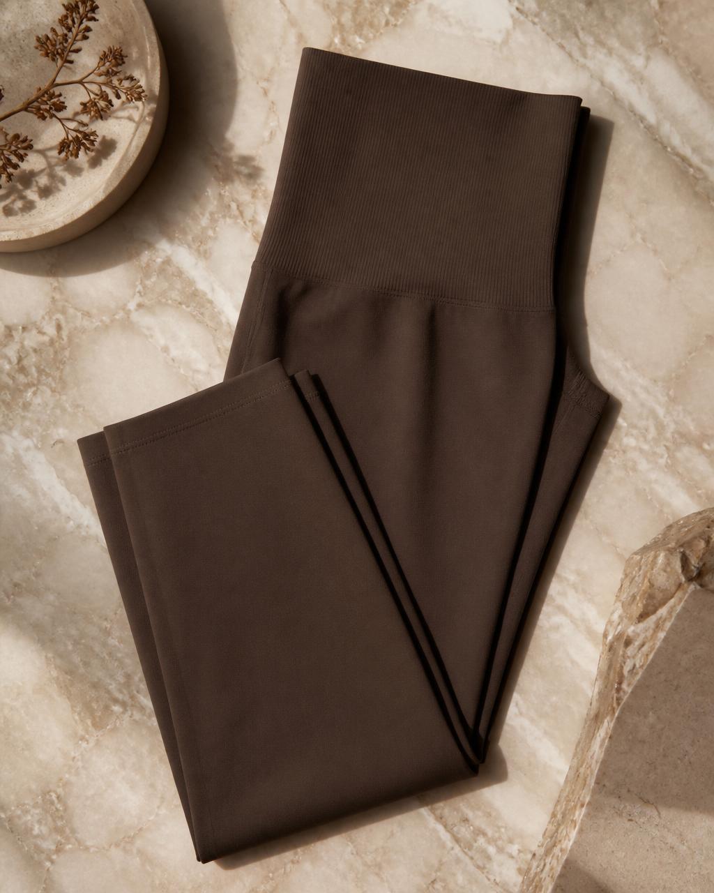 The Smoothing Legging